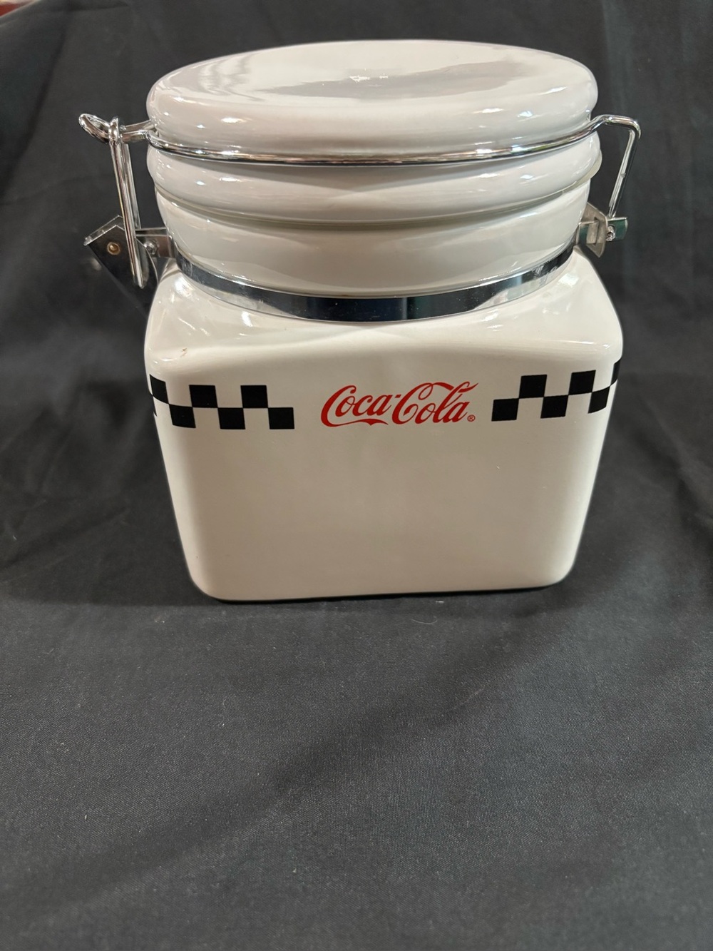 COCA COLA VINTAGE 2002 CANISTER GUC MEDIUM SZ